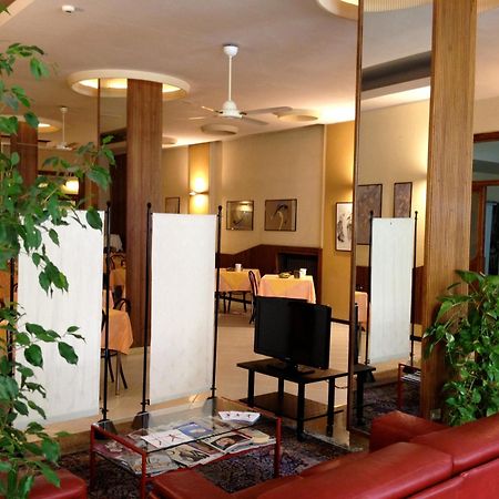Hotel Milano Пистоя Екстериор снимка