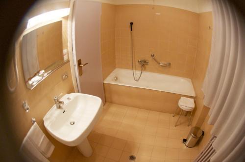 Hotel Milano Пистоя Екстериор снимка