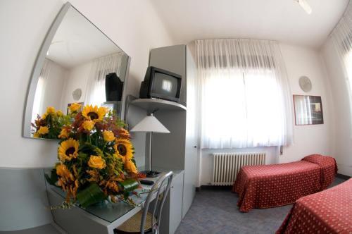 Hotel Milano Пистоя Екстериор снимка
