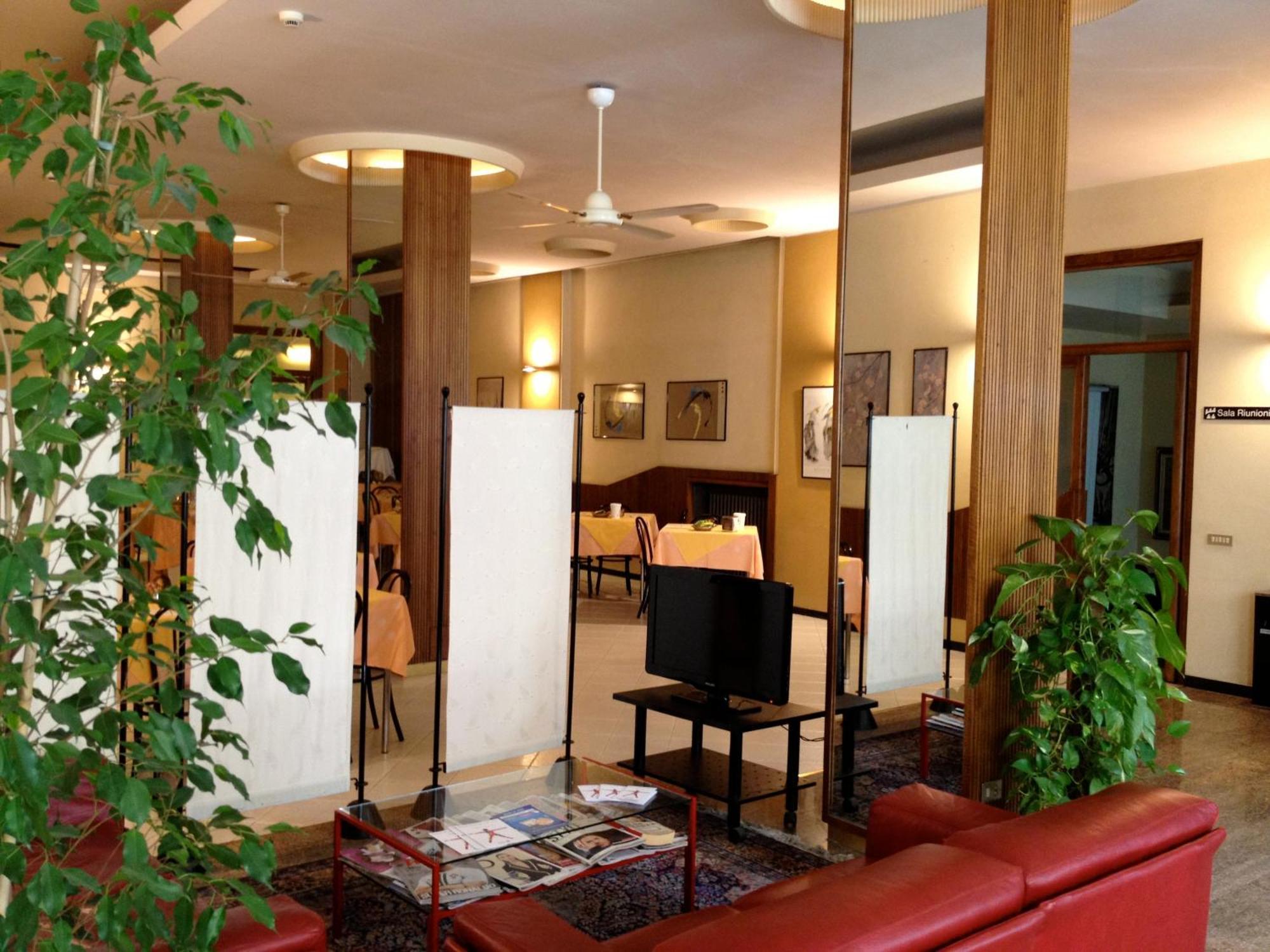 Hotel Milano Пистоя Екстериор снимка