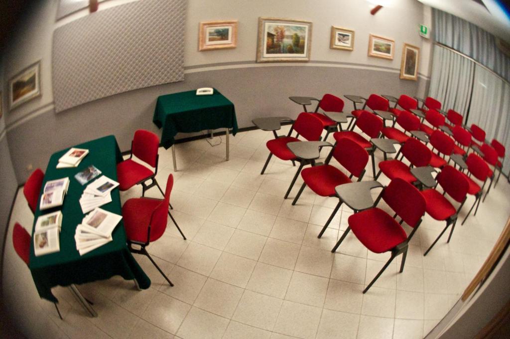Hotel Milano Пистоя Екстериор снимка