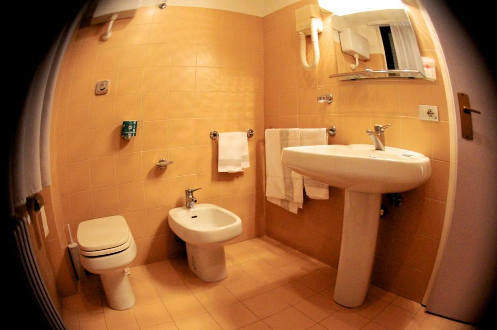 Hotel Milano Пистоя Екстериор снимка