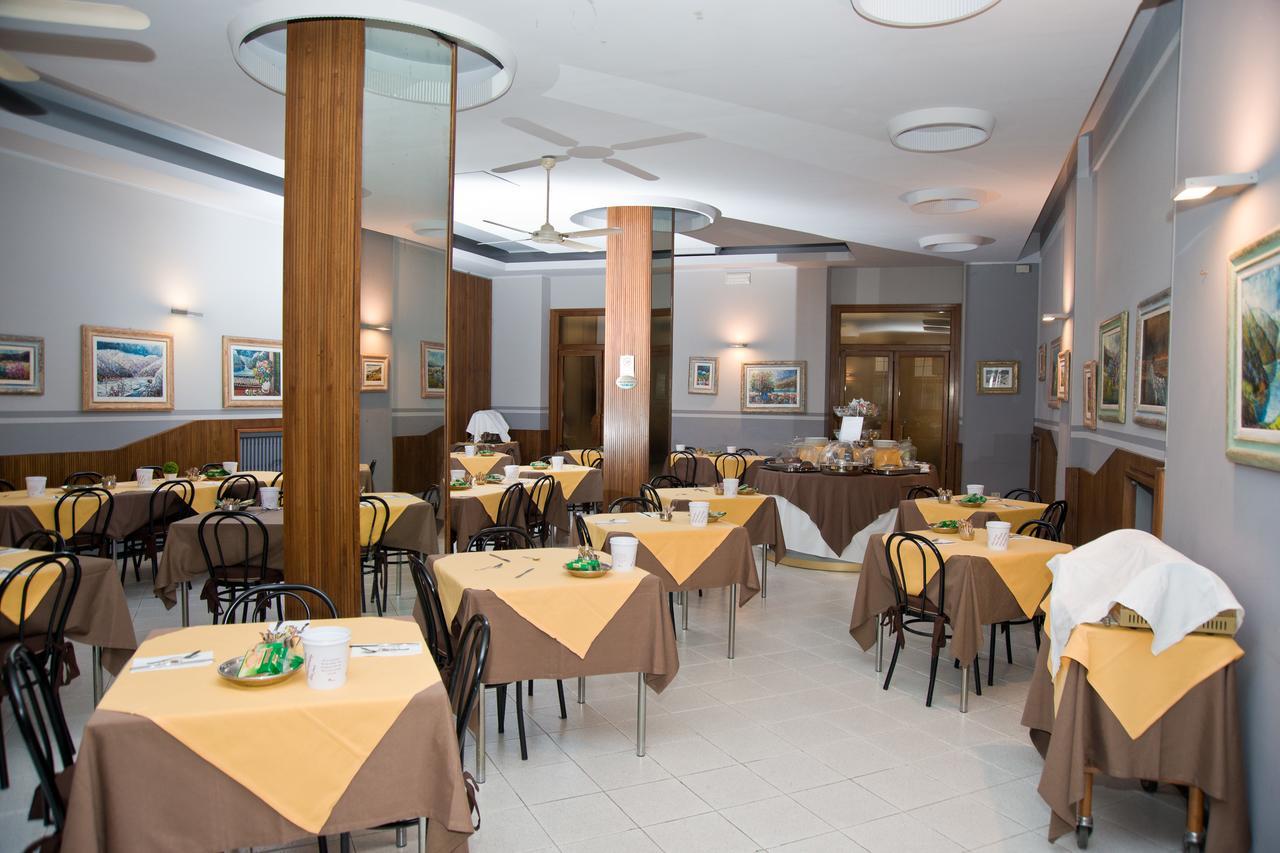 Hotel Milano Пистоя Екстериор снимка