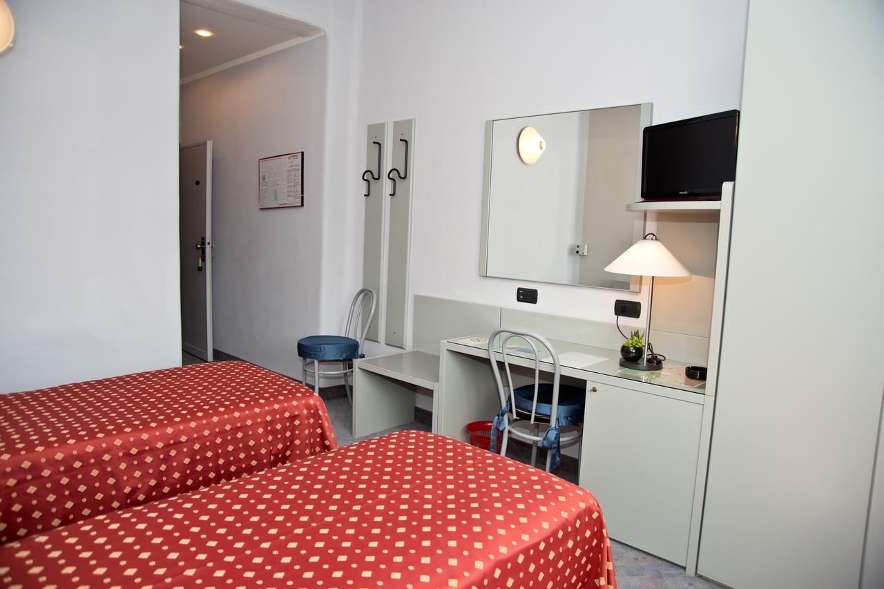 Hotel Milano Пистоя Екстериор снимка